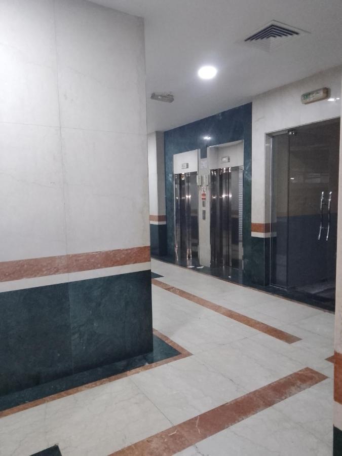 Abree building New Hostel Dubai Buitenkant foto