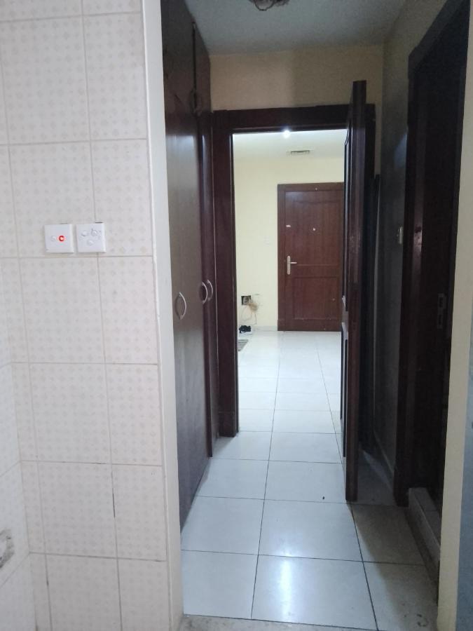 Abree building New Hostel Dubai Buitenkant foto